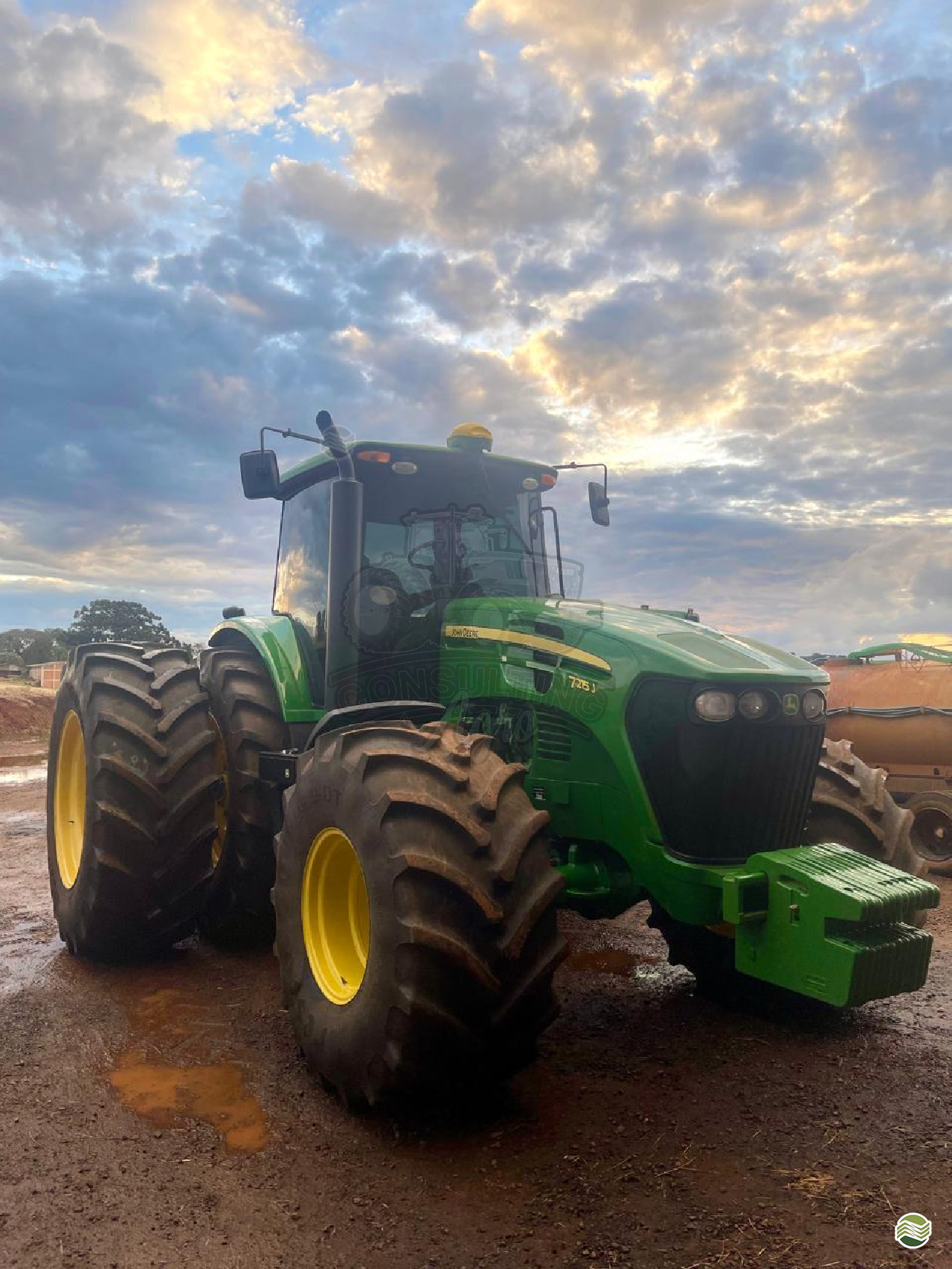 TRATOR JOHN DEERE JOHN DEERE 7215J Tração 4x4 Consulting Agro ITUVERAVA SÃO PAULO SP